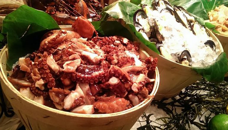 西華飯店TOSCANA餐廳推出「豪華海鮮夜」 品嘗美味龍蝦、生蠔、扇貝與頂級海鮮吧吃到飽！